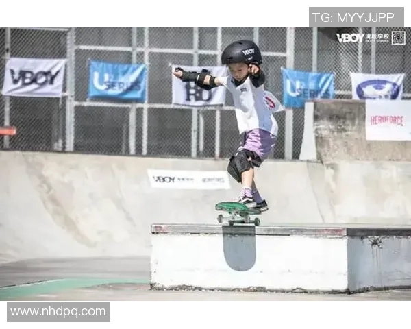 成都滑板队防反革新之路探索与实践的深度解析 成都滑板队防反革新之路探索与实践的深度解析